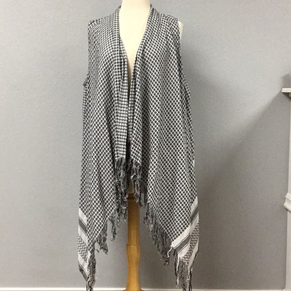 En Crème Gray White Vest Size‎ M